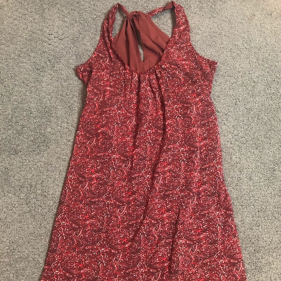 red dress with converse